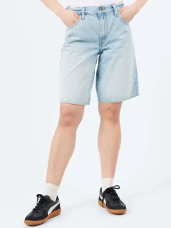 Levi's - Baggy Dad Jorts in Pick Sides (Light Wash)