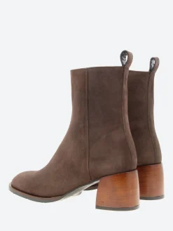 Nalita in T.moro Camoscio