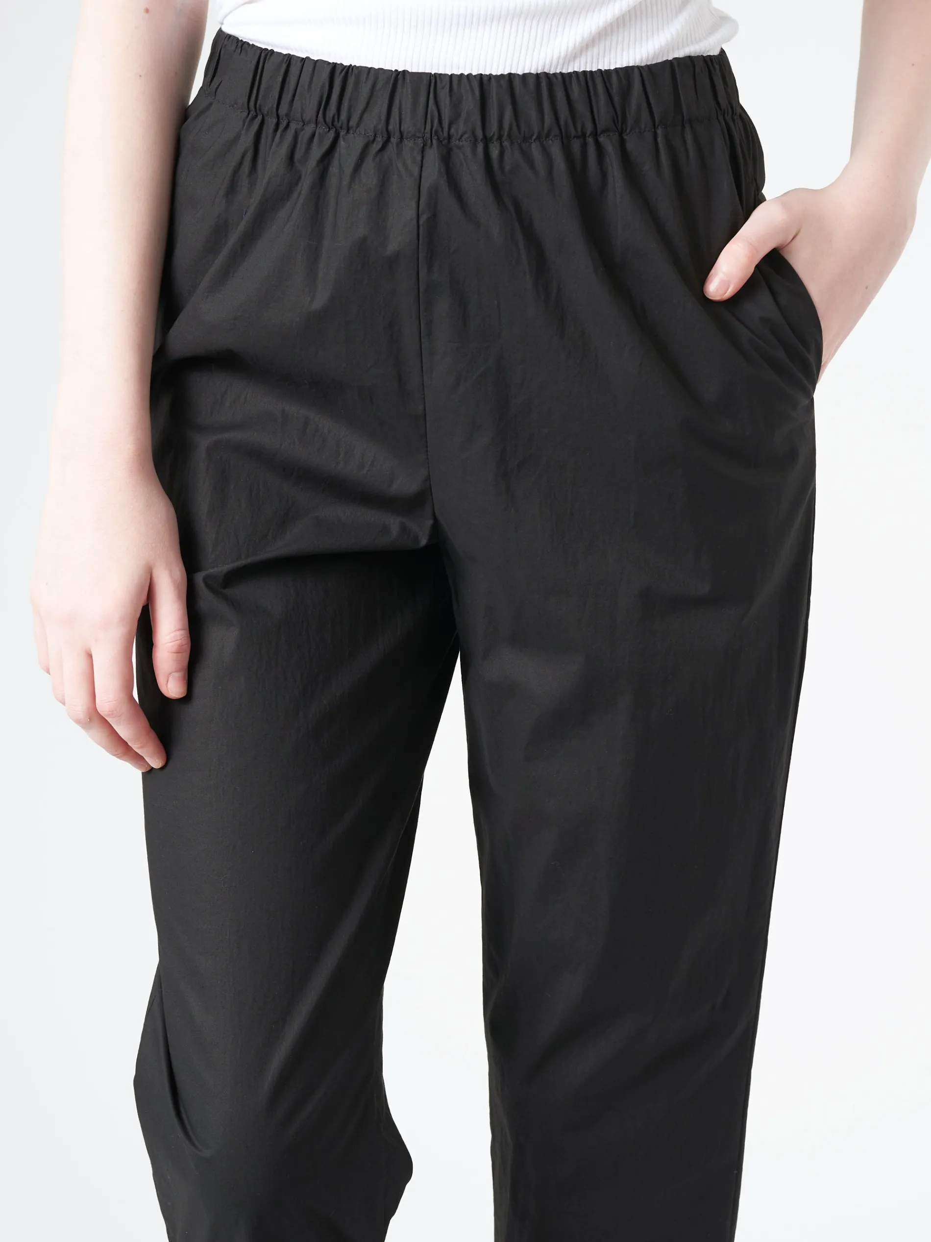 Neirami - Minimal Trouser in Nero