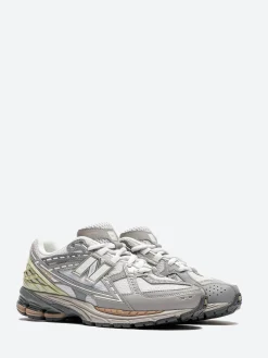 New Balance - 1906 in Angora with Blue