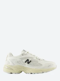 New Balance - 725V1 in Sea Salt with Phantom
