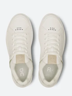 On - Women's The Roger Centre Court in White and Gum