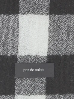 Pas de Calais - Plaid Scarf in White