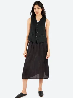 Pas de Calais - V-Neck Vest in Black