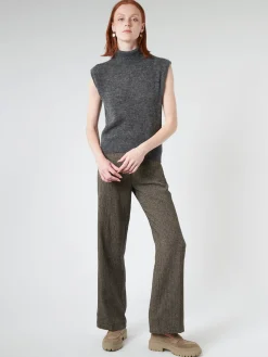Pomandere - Knitted Vest with High Collar in Graphite