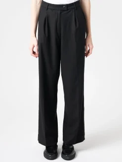 Pomandere - Pleated Trousers in Black