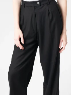 Pomandere - Pleated Trousers in Black