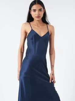 SILK LAUNDRY - 90s Slip Dress in Midnight