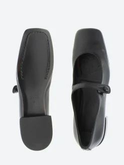 TO&CO. - Jane in Black