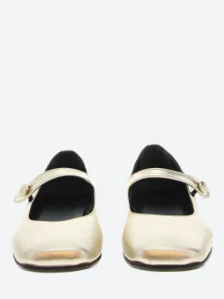 TO&CO. - Jane in Black