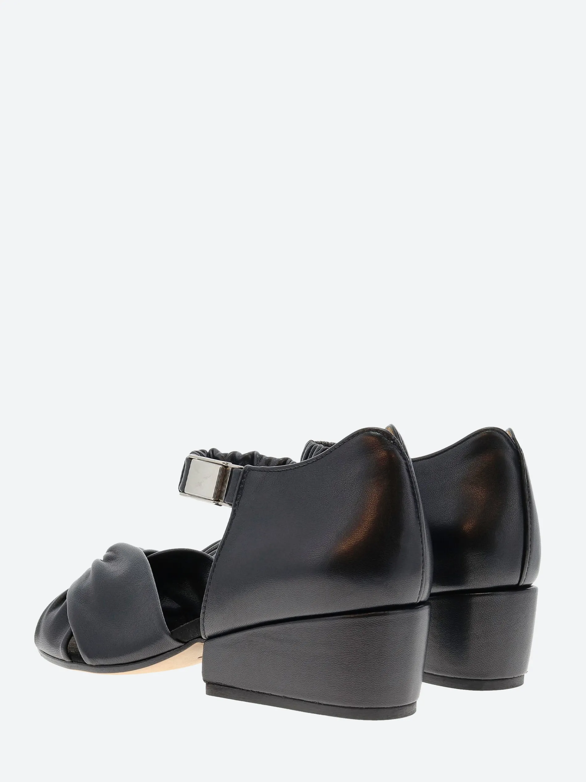 Tracey Neuls - Jackie in Smoke