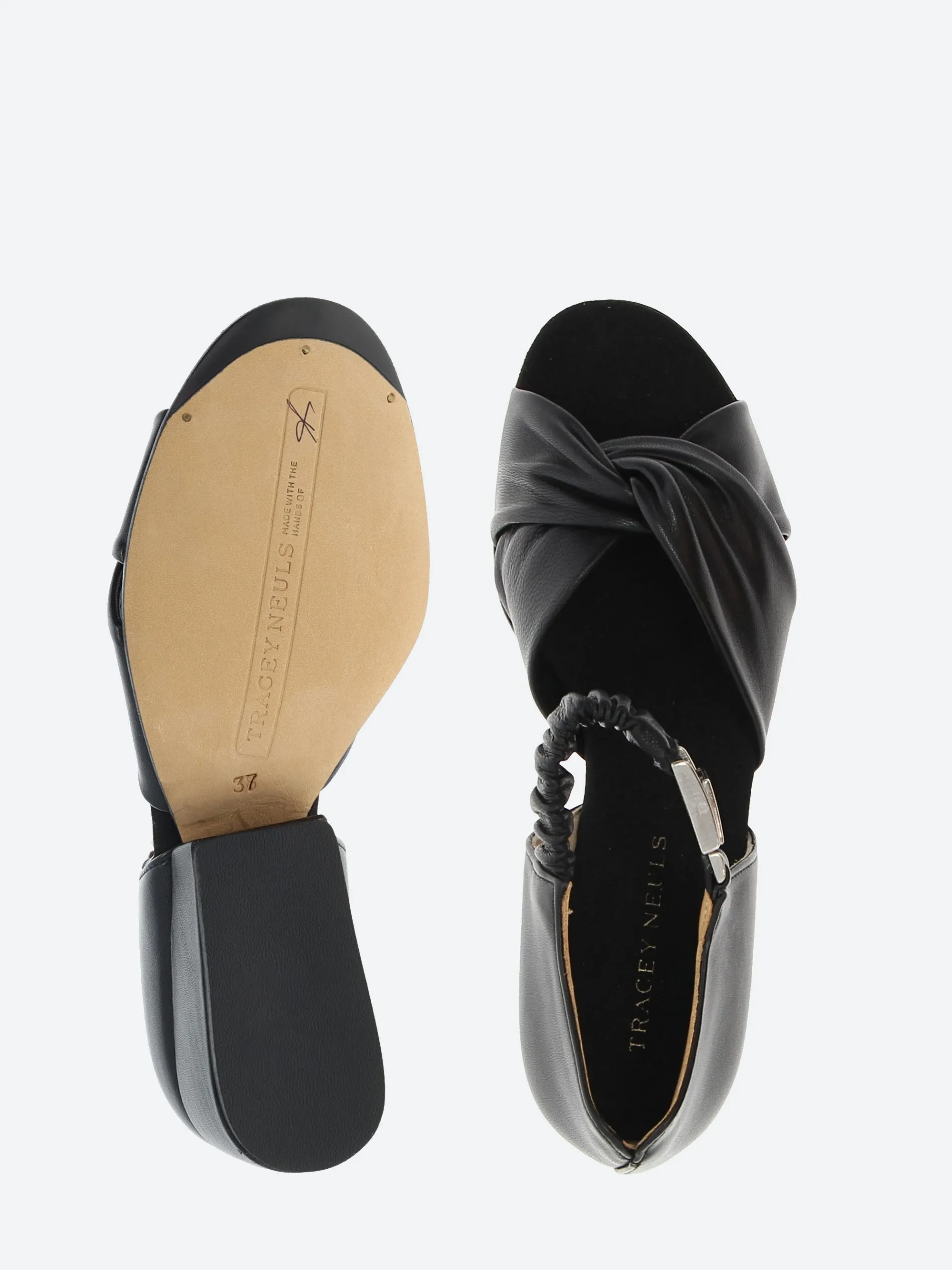 Tracey Neuls - Jackie in Smoke