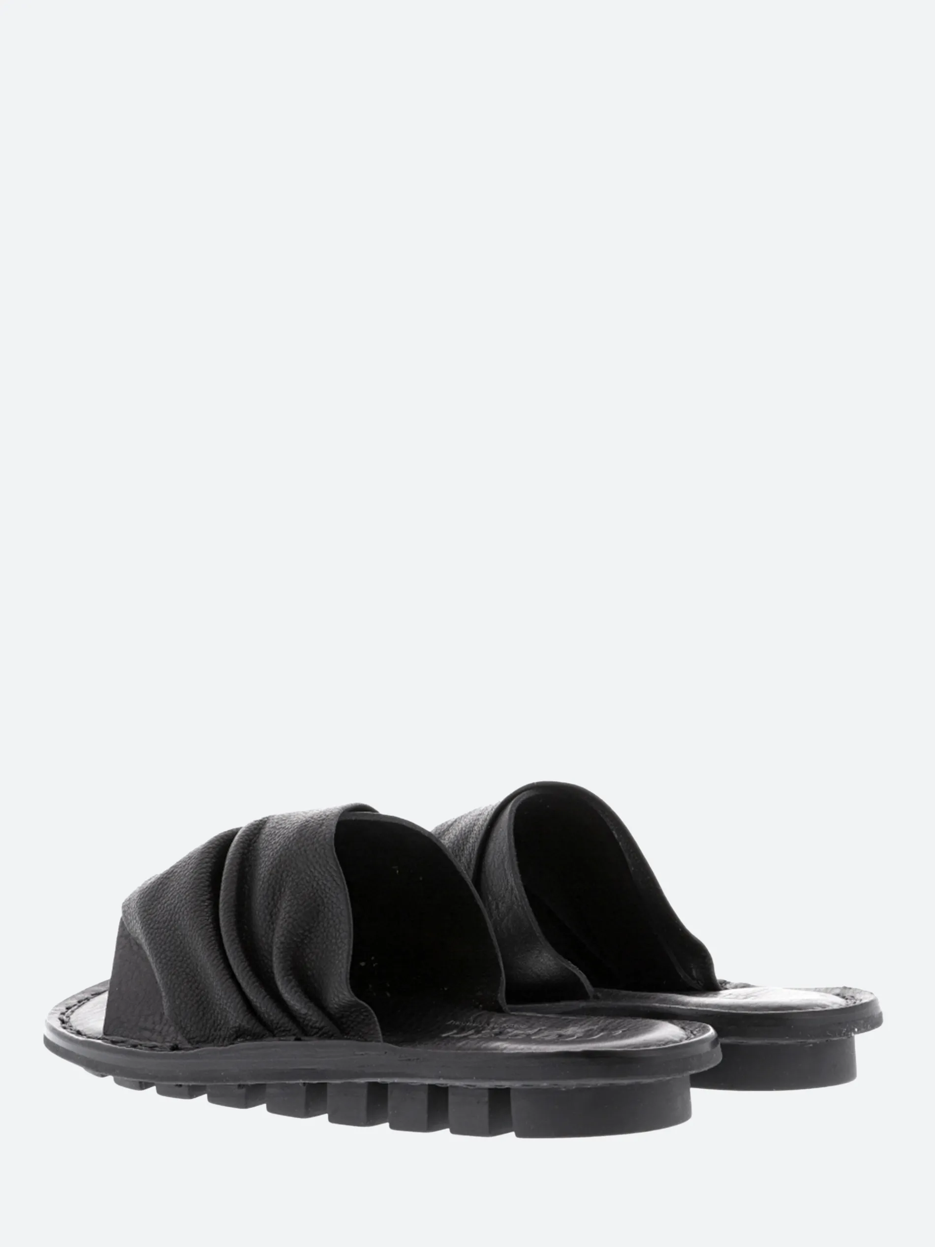 Trippen - Closed Drift in Black VST