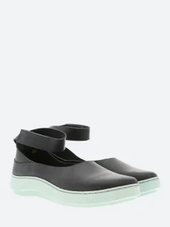 Trippen - Swan Lake in Black