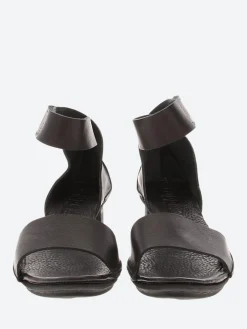 Trippen - X+OS Itten Sandal in Black Waw