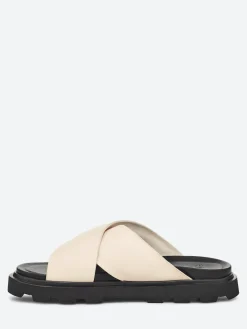 UGG - Capitelle Crossband in Jasmine