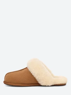 Ugg - Scuffette II Slippers in Chestnut