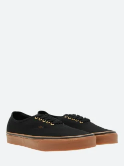 Vans - Authentic in Black and Rubber