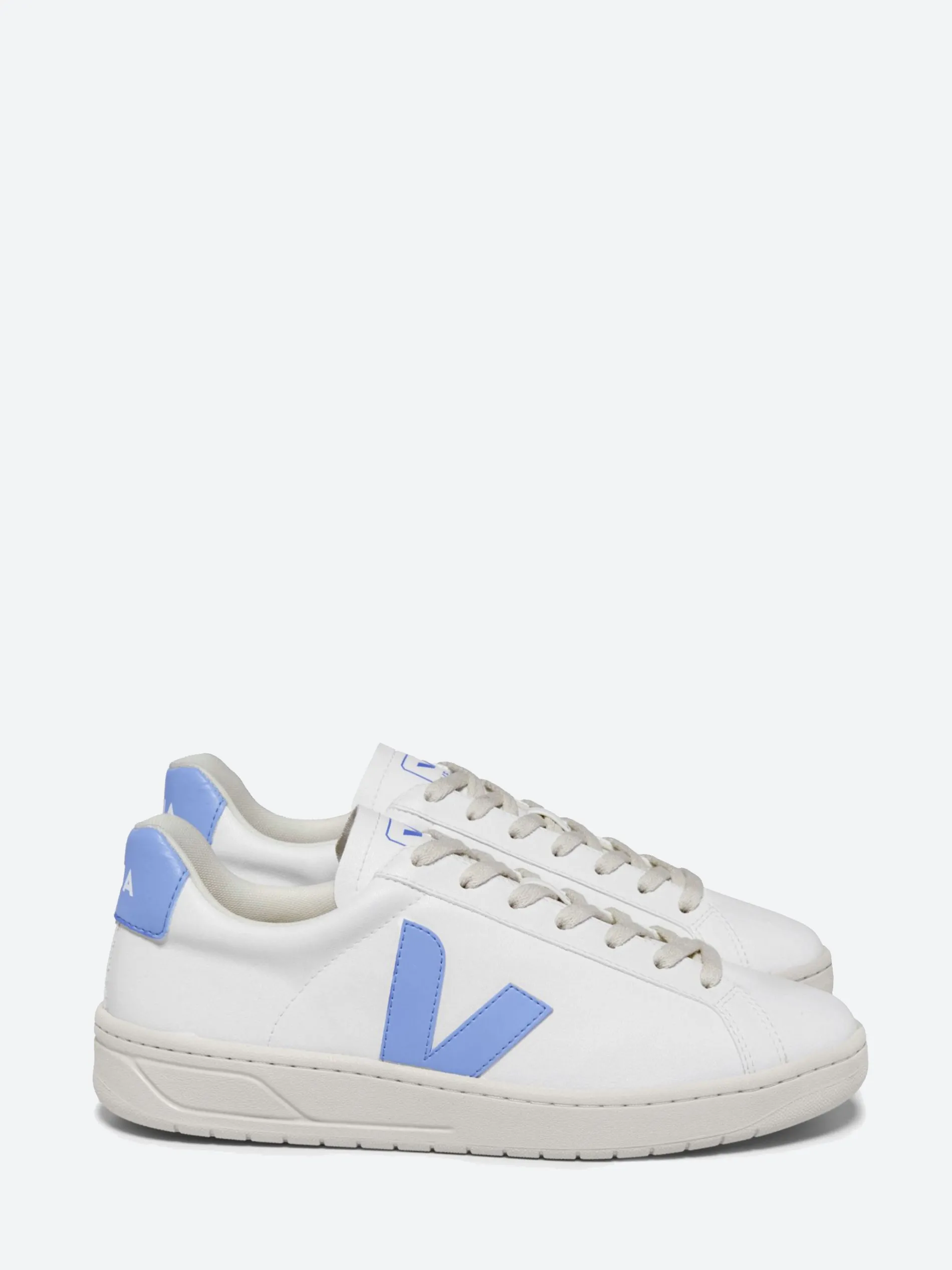 Veja - Urca in White and Aqua