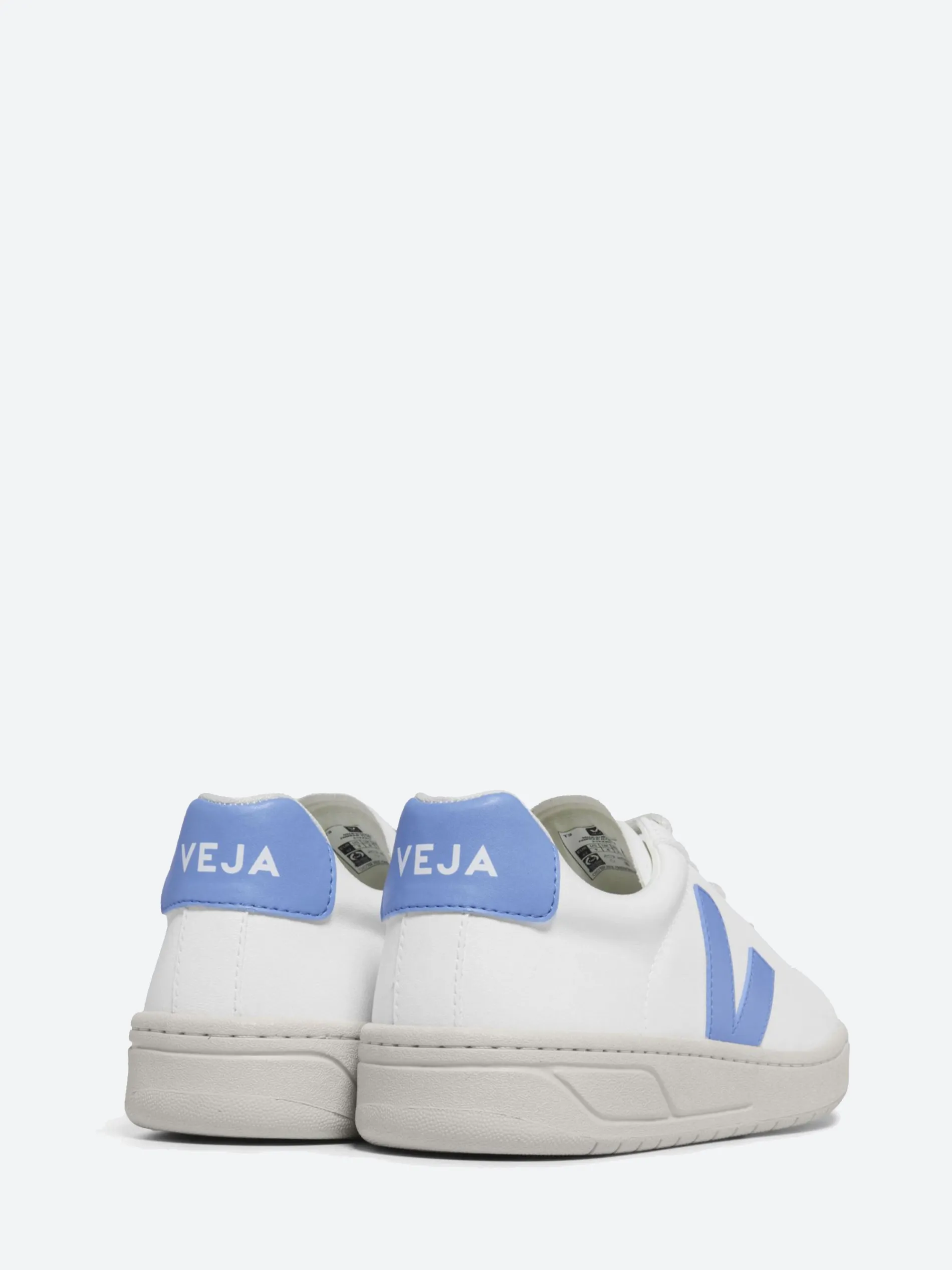 Veja - Urca in White and Aqua