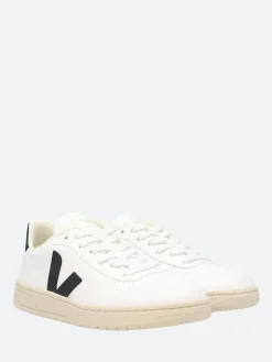 Veja - V-10 CWL in White and Black