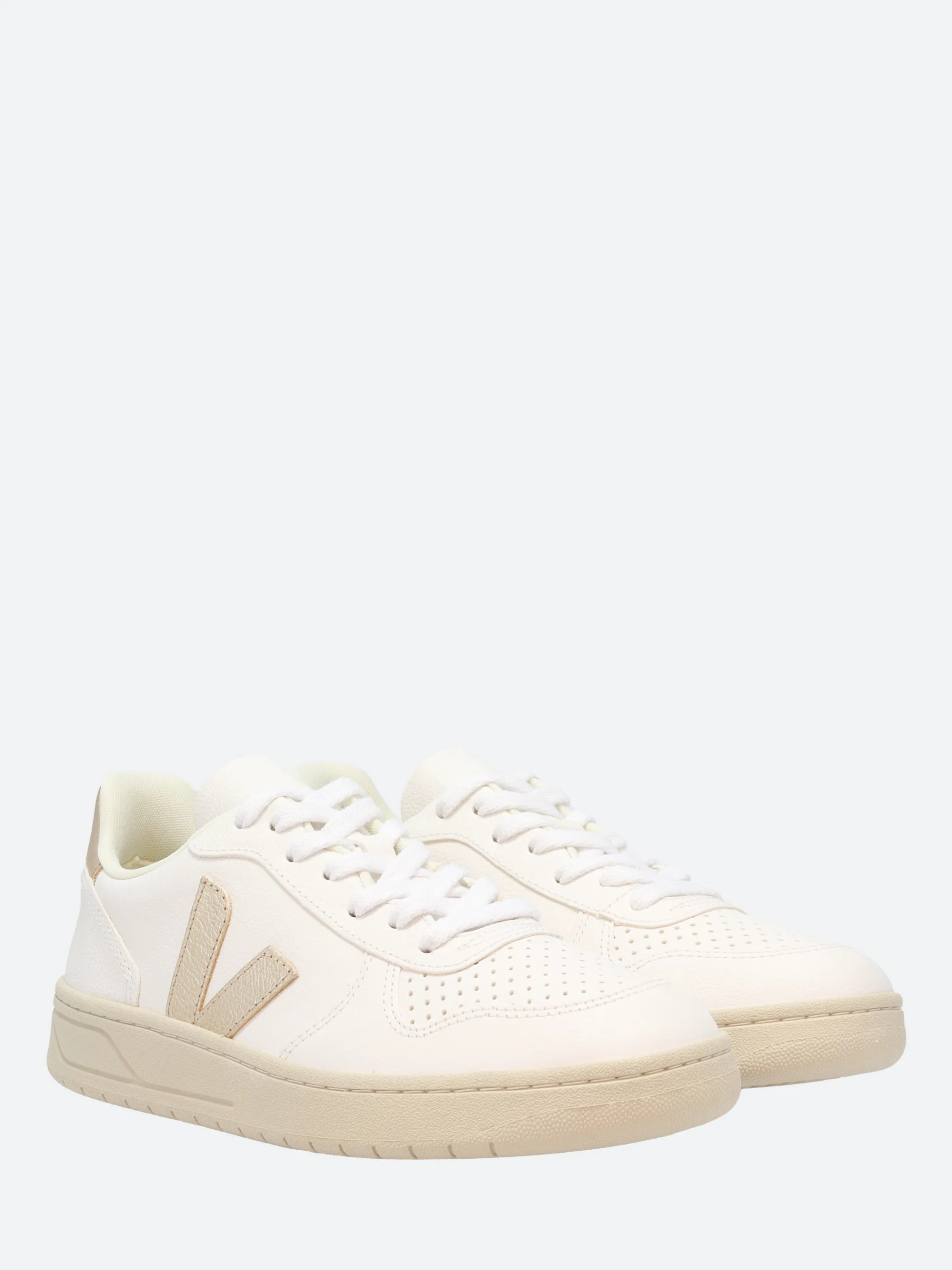 Veja - V-10 Leather in White and Platine