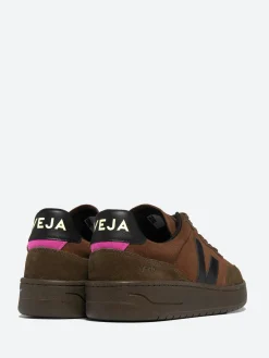 Veja - V-90 Suede in Walnut/Black