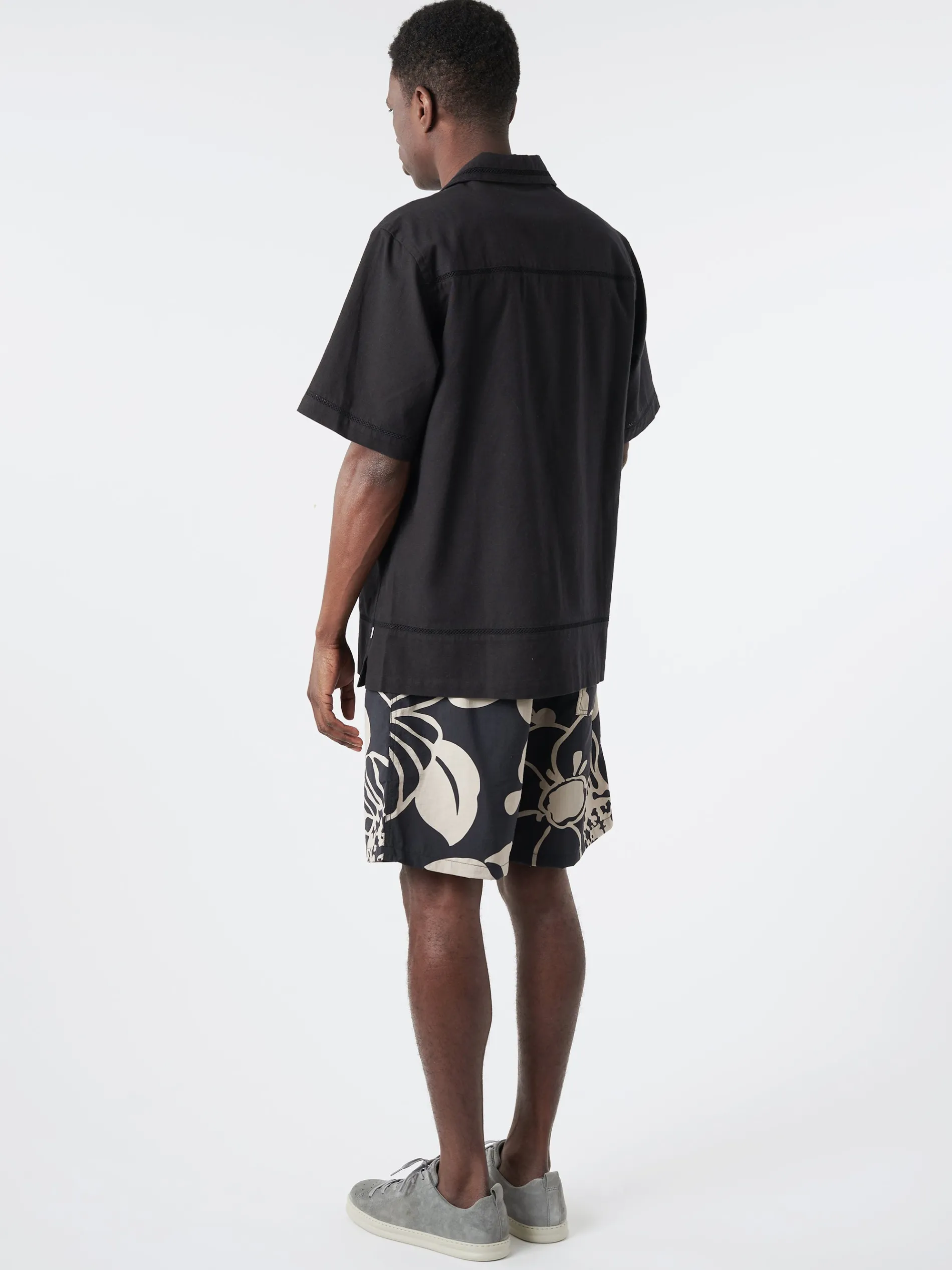 Wax London - Newton Shirt in Black