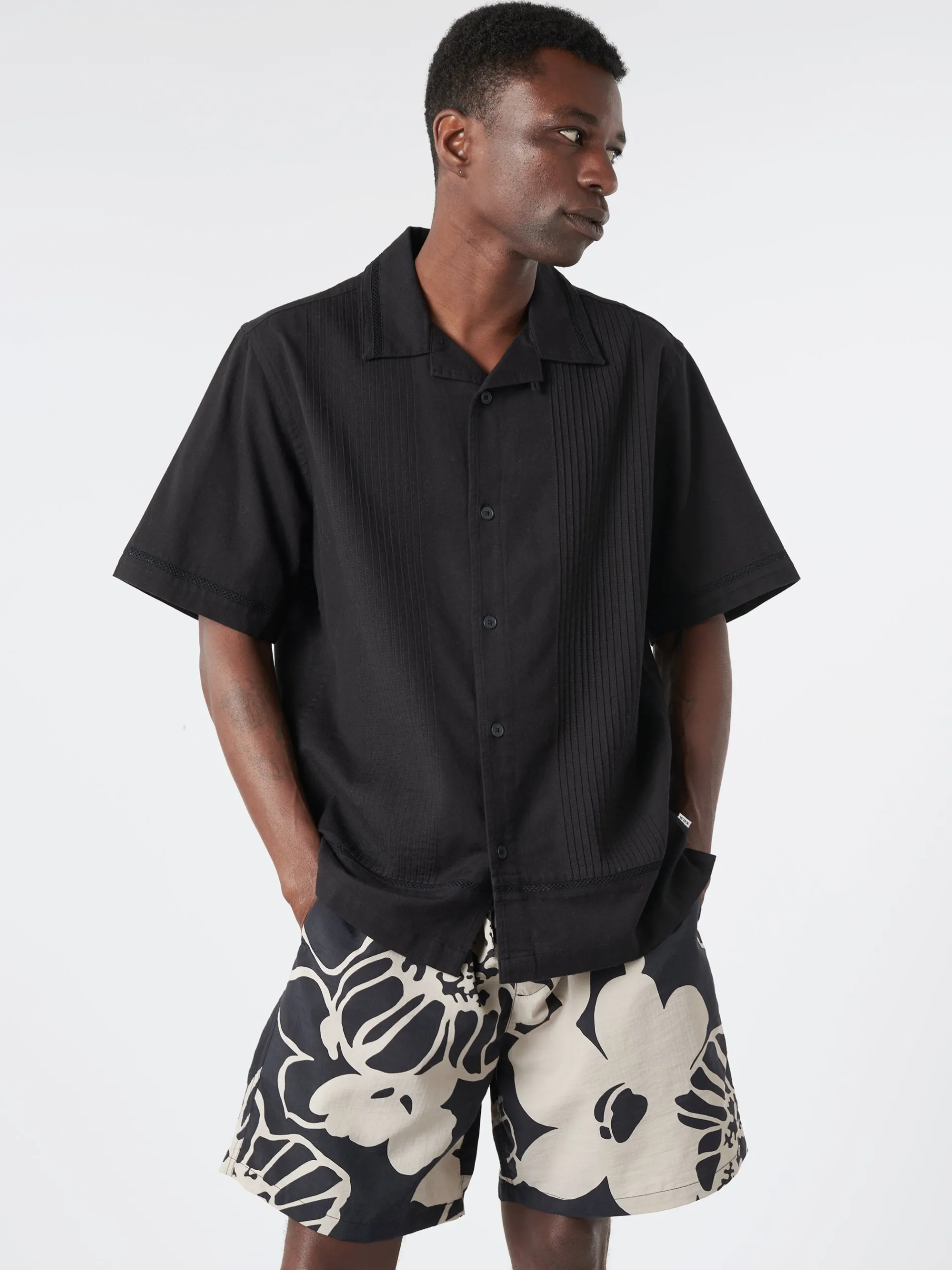 Wax London - Newton Shirt in Black