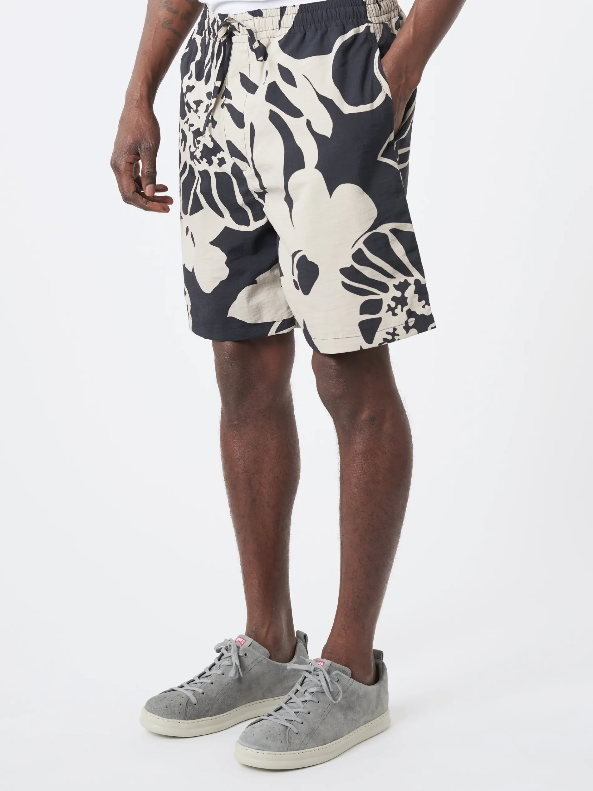 YMC - Z Cargo Short in Grey and Black